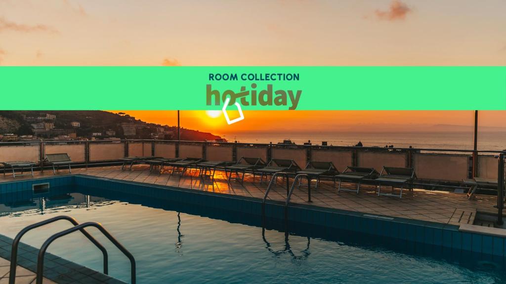 Bazén v ubytování HOTIDAY Room Collection - Sorrento nebo v jeho okolí