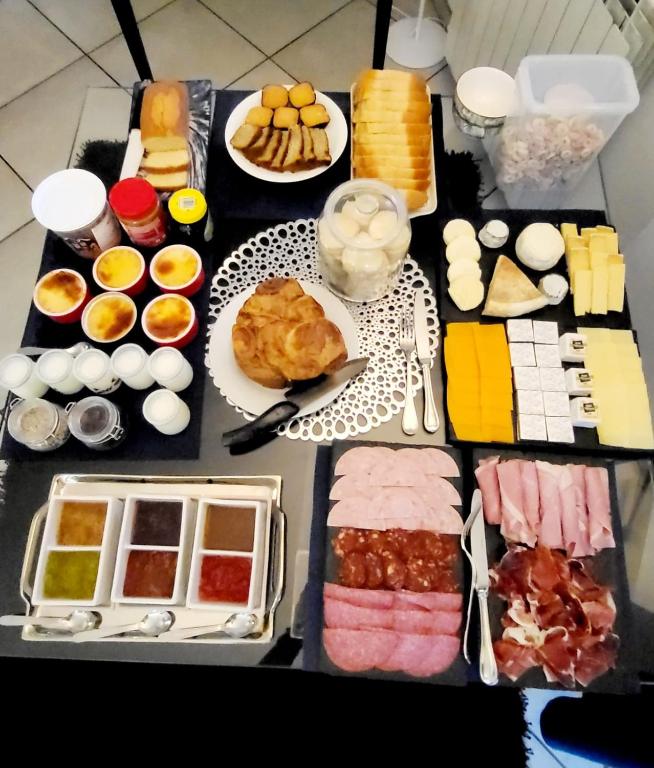 Jedlo v ubytovaní bed & breakfast alebo blízkom okolí