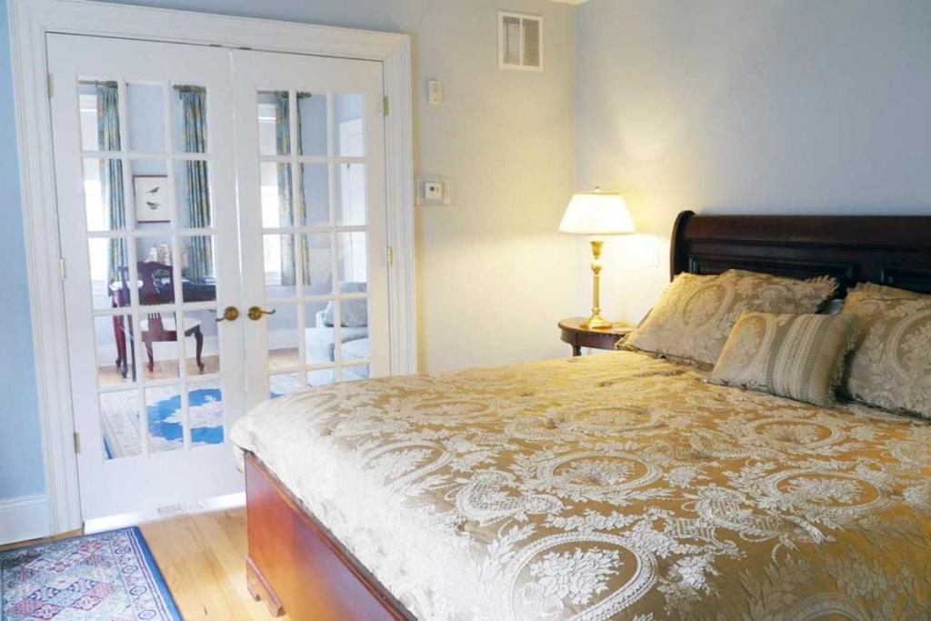 Compass Rose Inn - King Suite - 3