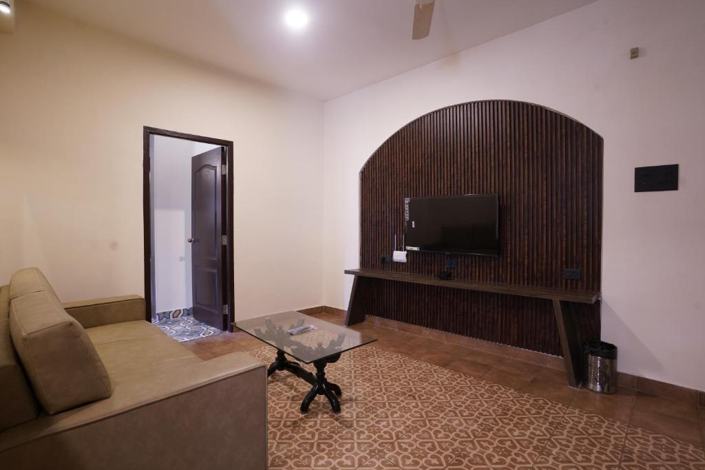 TV a/nebo společenská místnost v ubytování Hotel Lotus