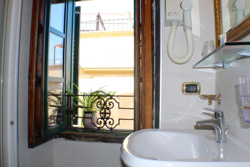 Palazzo Senape De Pace - 11