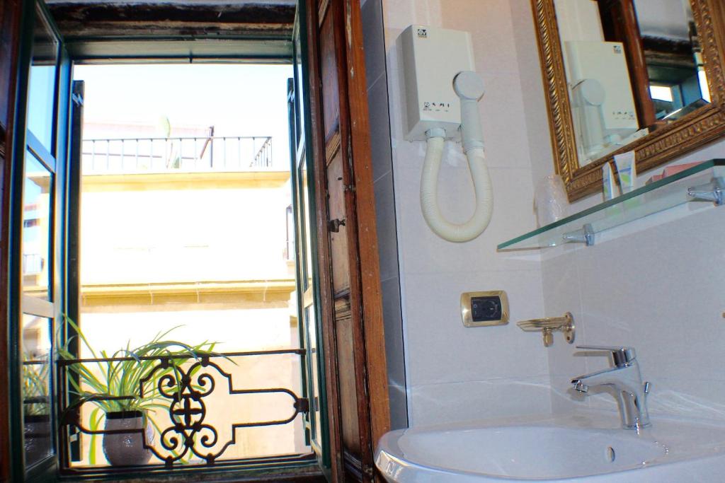 Palazzo Senape De Pace - 9