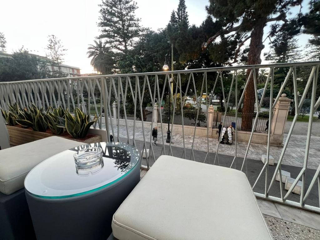 Sunset Guest House - Chambre Double De Luxe Avec Balcon