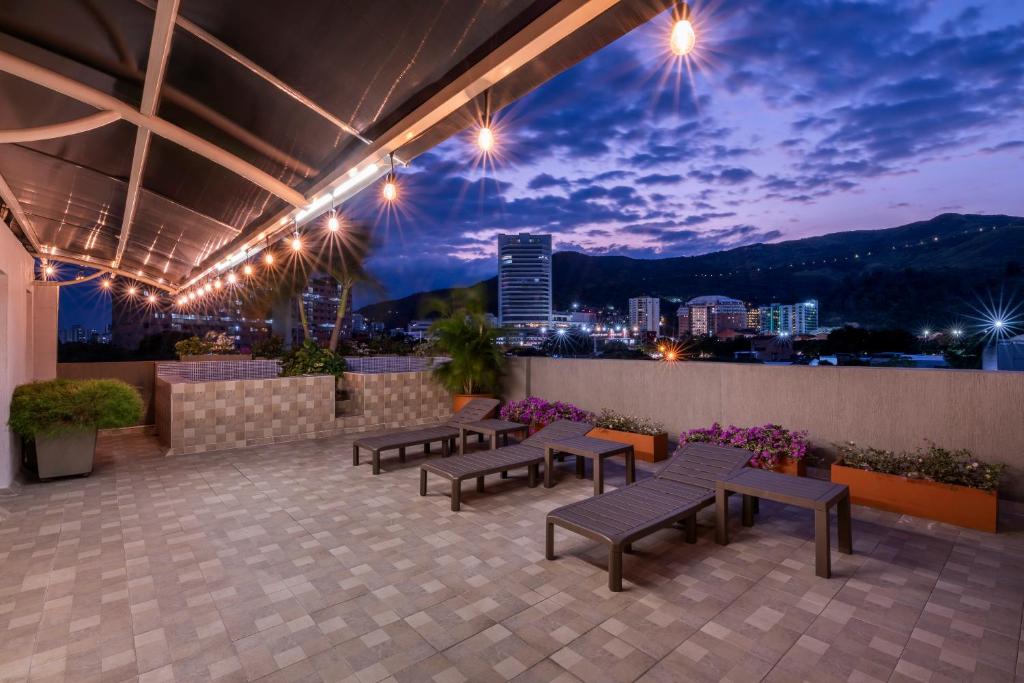 Nespecifikovaný výhled na hory nebo výhled na hory při pohledu z hotelu