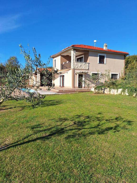 Κήπος έξω από το Villa Kaiserwald