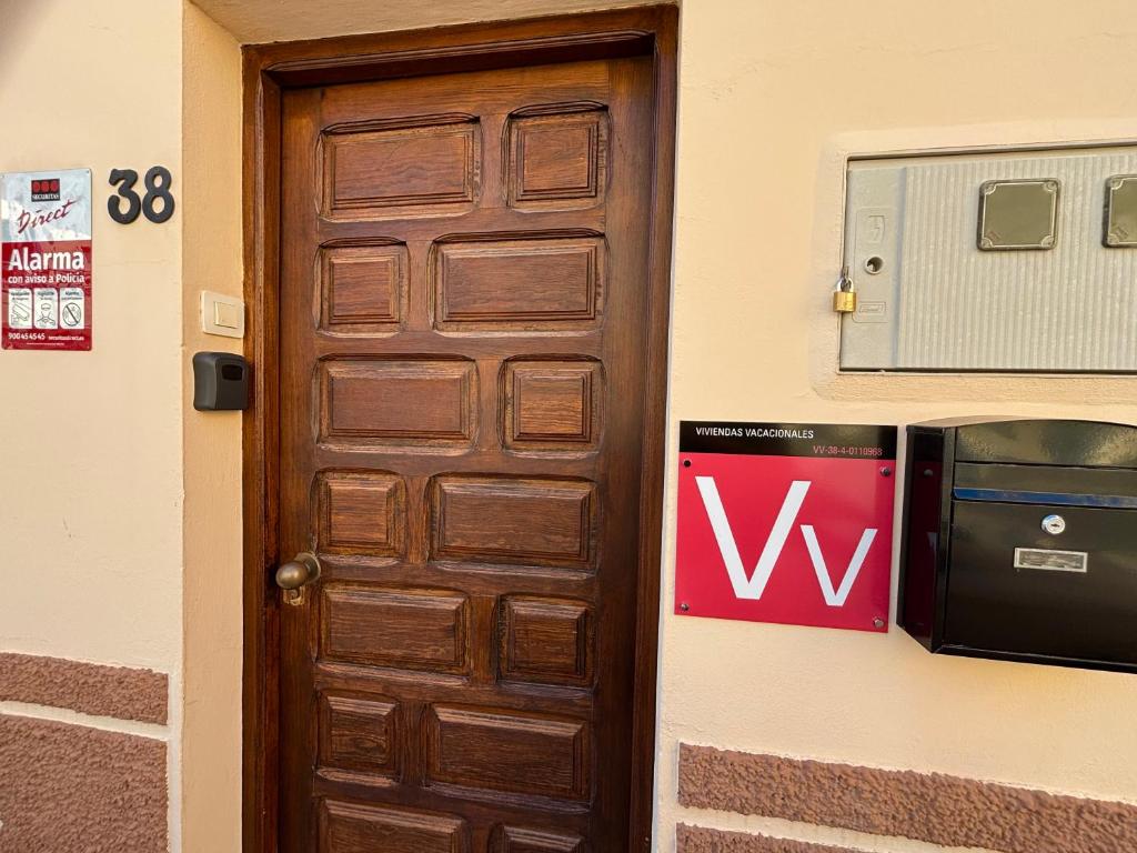 Photo de la galerie de l'établissement Casa Vistabuena, Golf, Jacuzzi, Beach and Views, à Buenavista del Norte