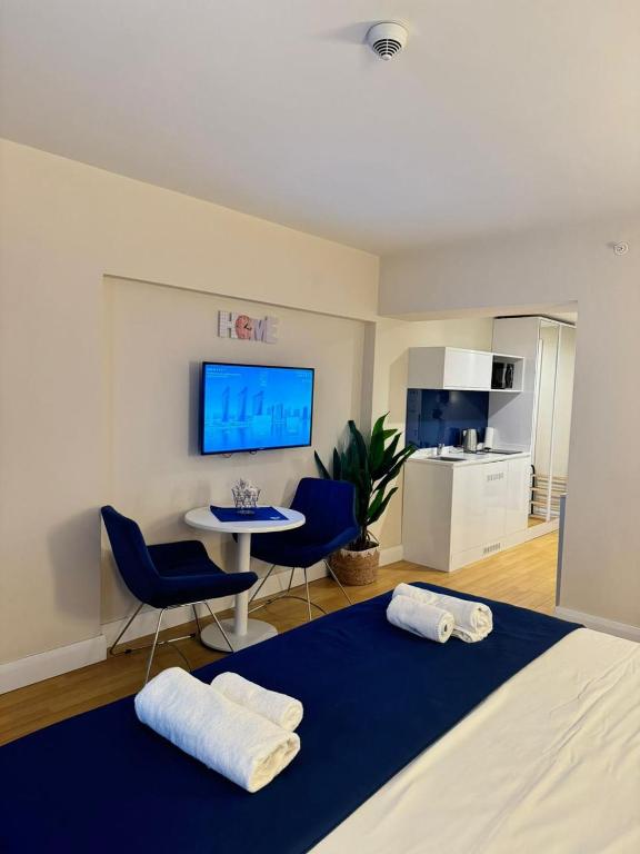لابی و فضای عمومی VIP N1 Aapartments in Batumi In orbi City - تصویر ۵