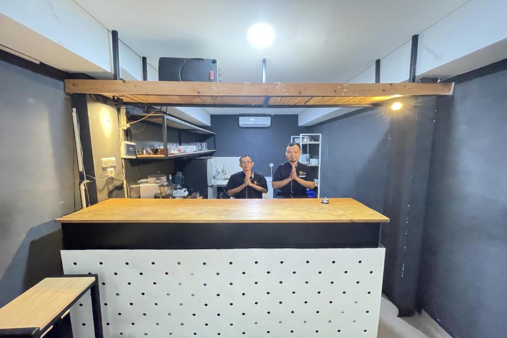 Kuchyň nebo kuchyňský kout v ubytování Hotel Lengkong 2