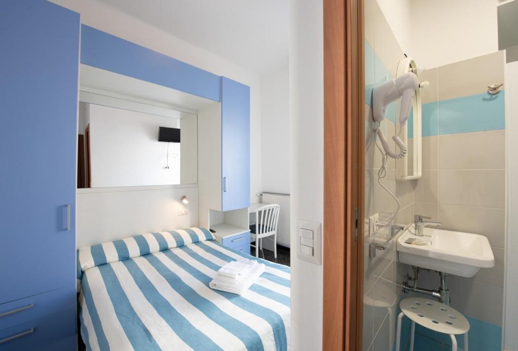 Hotel Piccadilly - Single Room