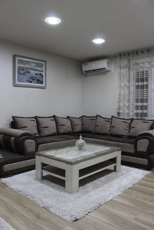 Zona d'estar a Moraca River Residence