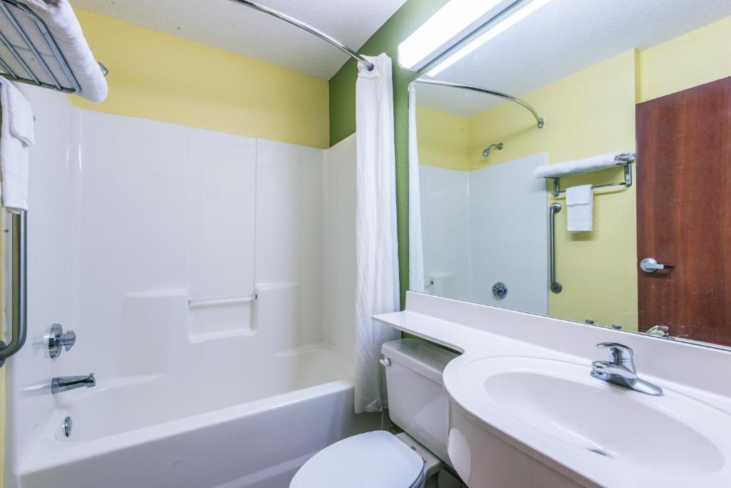 Microtel Inn & Suites by Wyndham Auburn - Chambre Lit Queen-Size - Non-Fumeurs