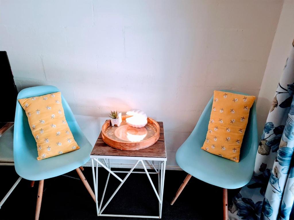 Posezení v ubytování Bargara Beach Motor Inn budget accommodation pet friendly on application