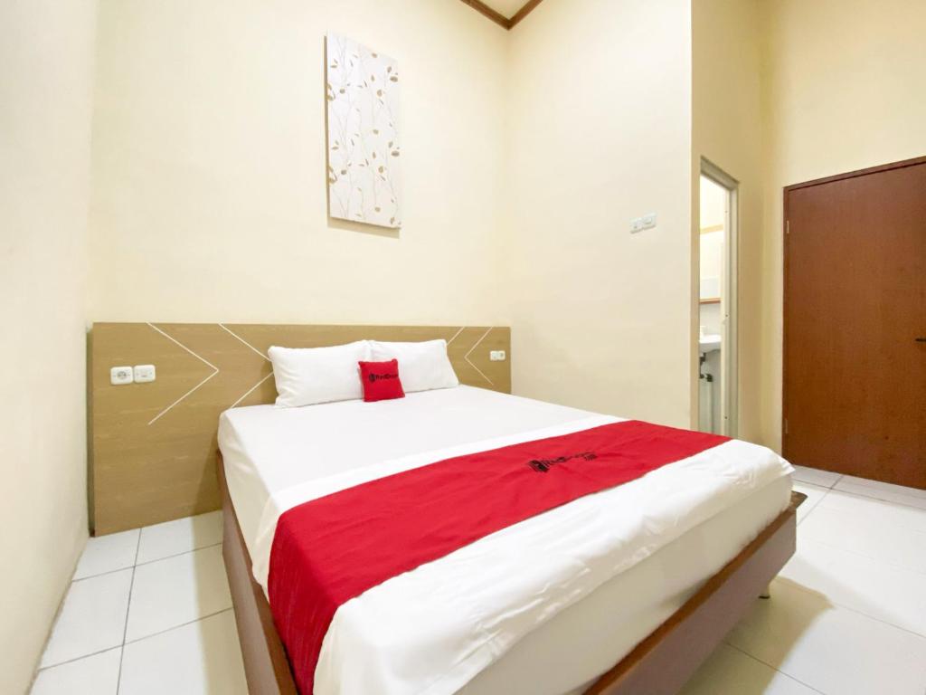 RedDoorz Syariah at Jatiroto Lumajang - Chambre Double Standard