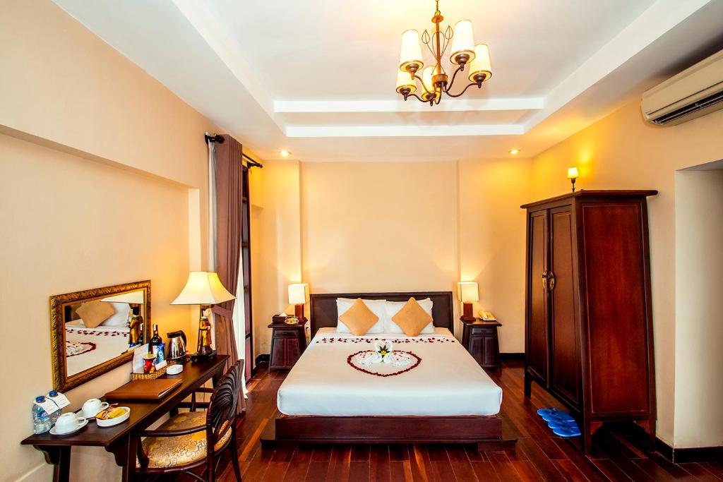 Biệt Thự 3 Phòng Ngủ Bên Sườn Đồi Có Hồ Bơi Riêng