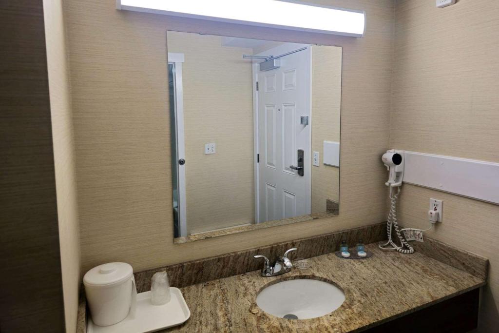 Rodeway Inn & Suites - Resim 22