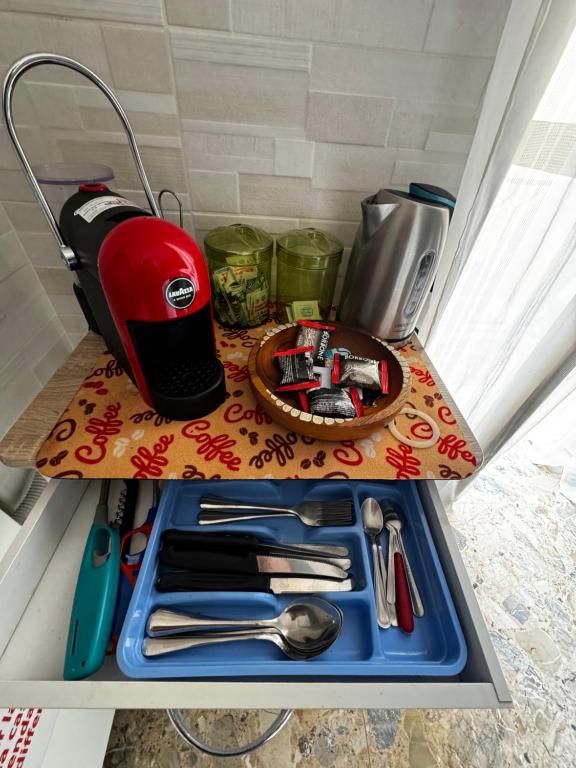 A kitchen or kitchenette at 6 Civico d arte Gargano home