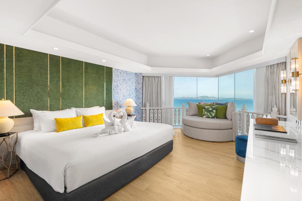 Royal Cliff Beach Hotel Pattaya - Thai Modern Theme Suite (2 Bedrooms)