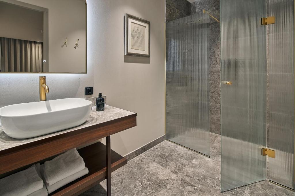 The Saints Hotel - Resim 3