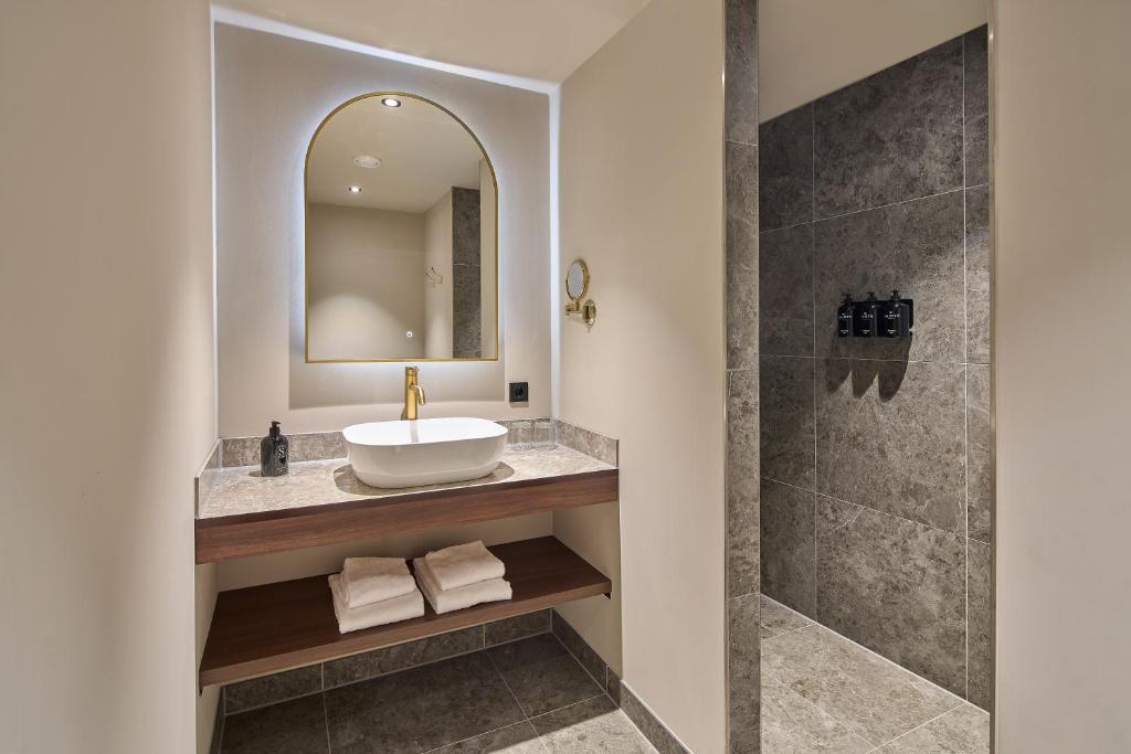 The Saints Hotel - Resim 15