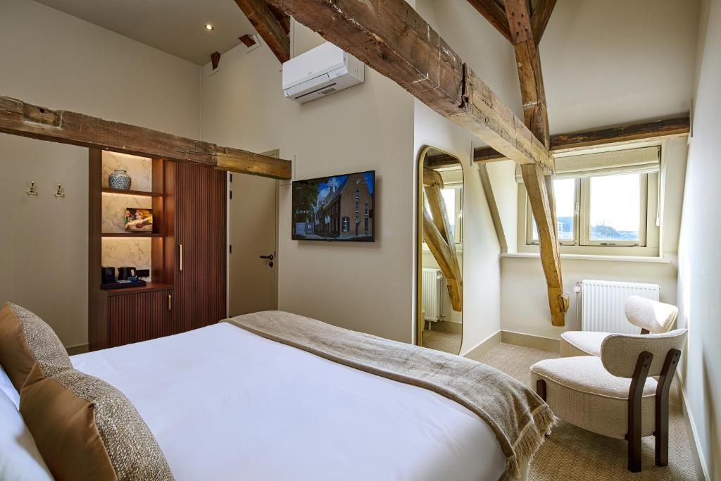 The Saints Hotel - Resim 7