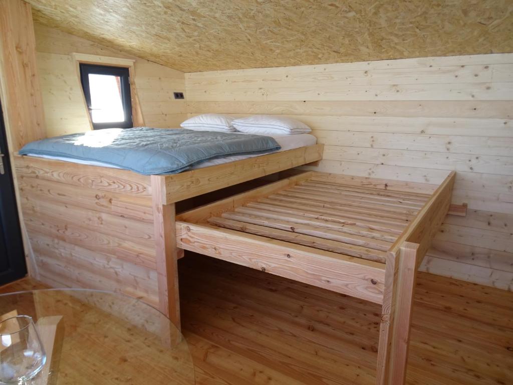 Postel nebo postele na pokoji v ubytování LOGIS LAS CROZAS La Poupe