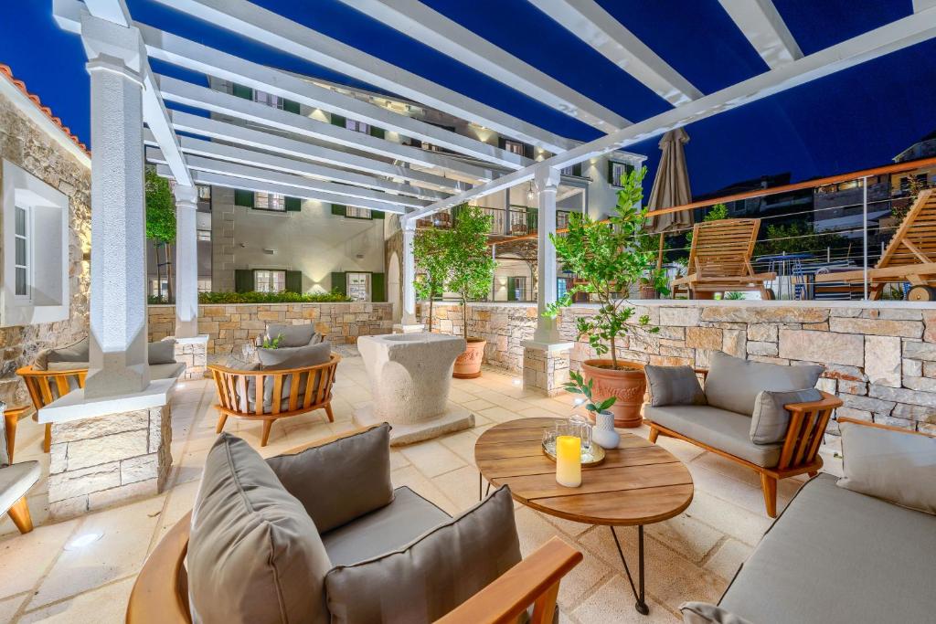 Posezení v ubytování Hotel Brattia, Adults Only, Postira, Brač Island