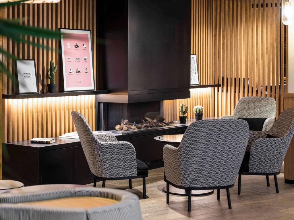 Uma área de estar em Mercure Luxembourg Off Kirchberg