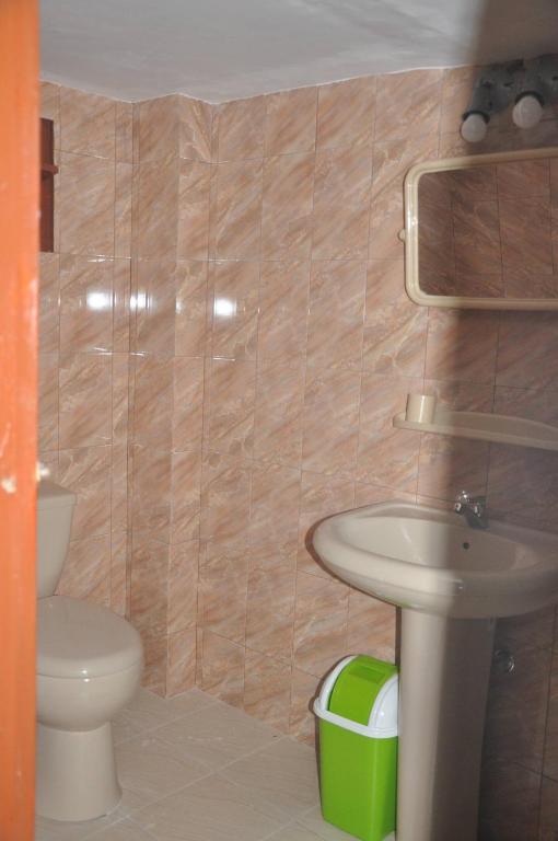 Koupelna v ubytování Better Yala Home