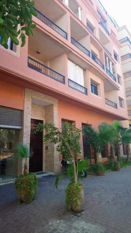 Το κτήριο όπου στεγάζεται  το διαμέρισμα