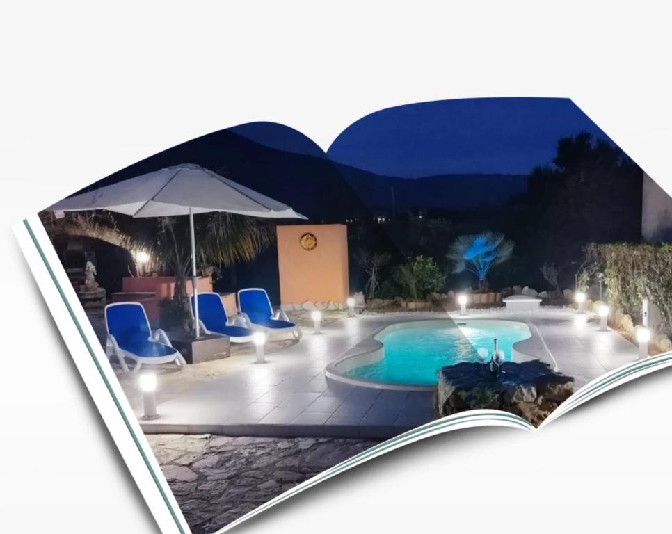 een boek met een foto van een zwembad met stoelen en een parasol bij Villa Nuccia Oasi di relax con piscina in Castellammare del Golfo