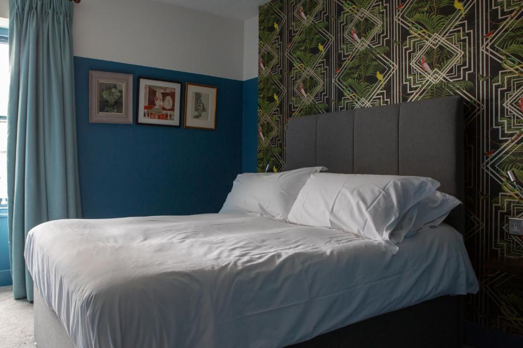 The Crown Rooms - Resim 18