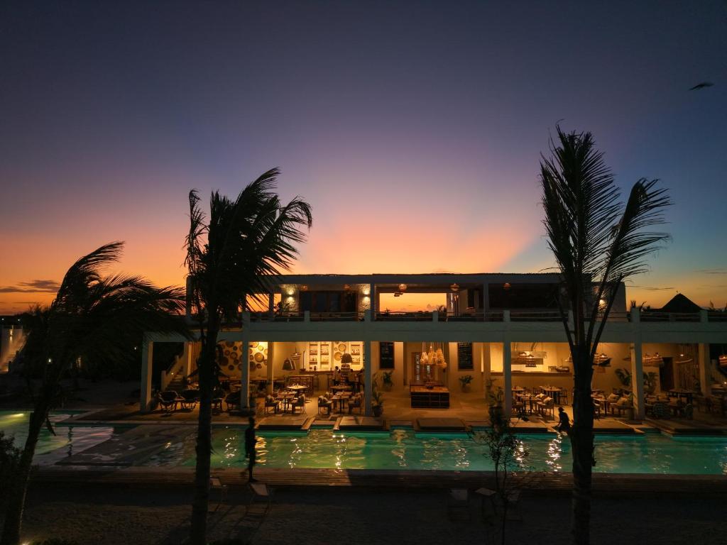Bazén v ubytování Kaskazi Hotel Zanzibar nebo v jeho okolí