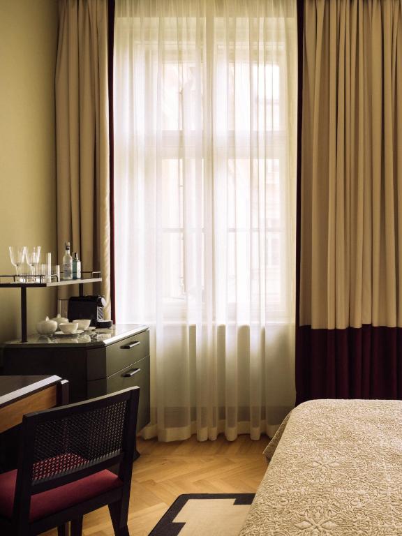 Sir Prague, part of Sircle Collection - Resim 18