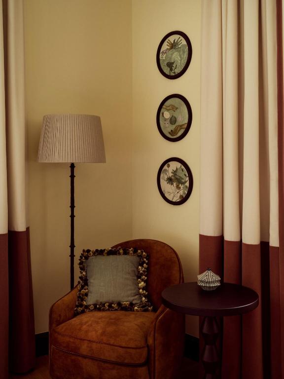 Sir Prague, part of Sircle Collection - Resim 24