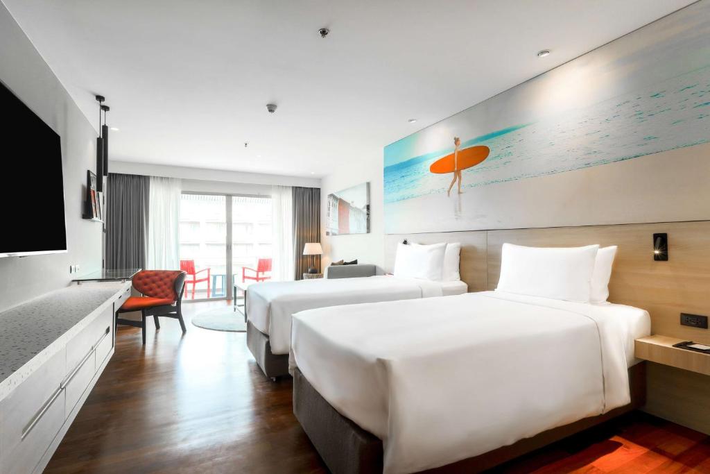 Radisson RED Phuket Patong Beach - Resim 18
