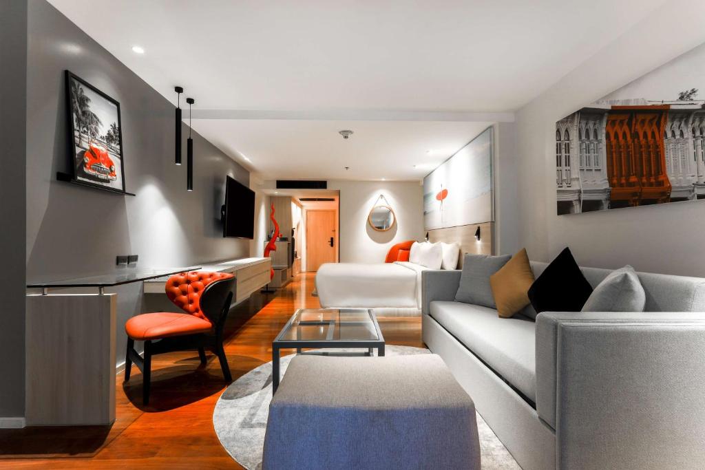 Radisson RED Phuket Patong Beach - Resim 22