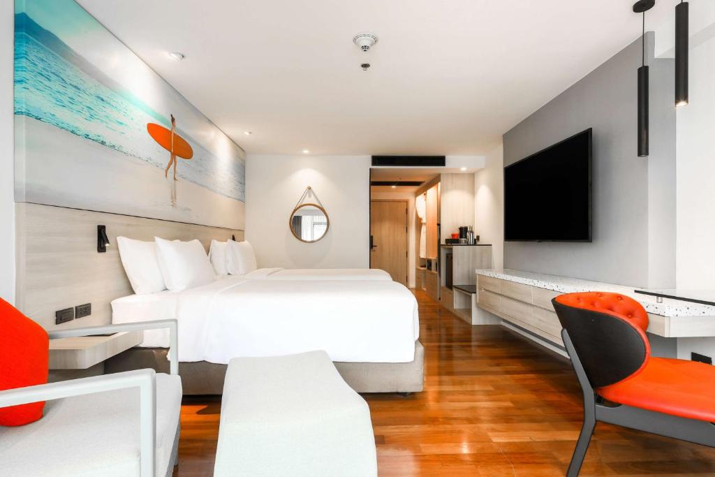 Radisson RED Phuket Patong Beach - Resim 28