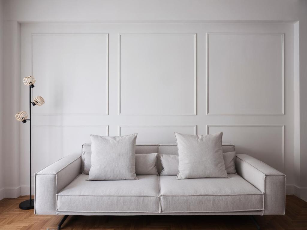 Sleek & Stylish 2 bd apt with Parthenon view
