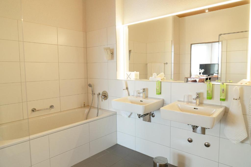 Koupelna v ubytování SwissEver Hotel Zug