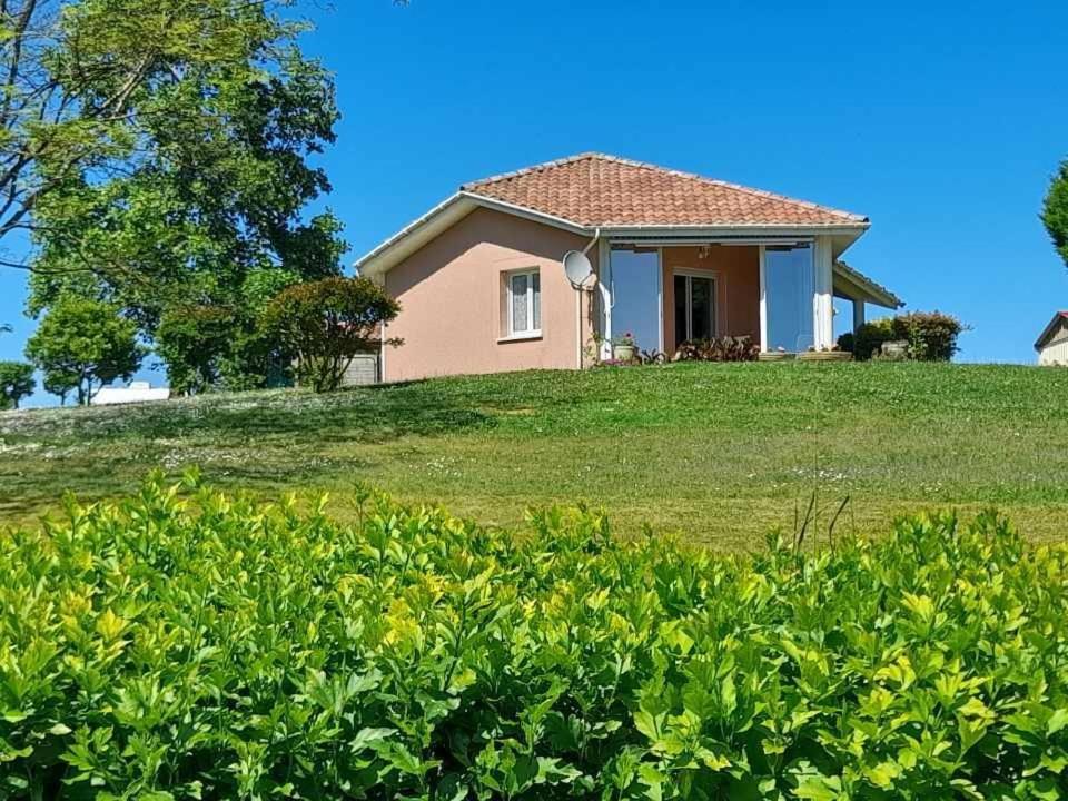 Κήπος έξω από το L'allee des charmes