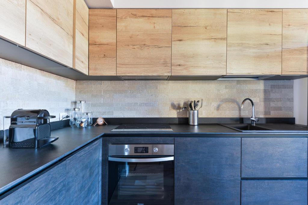 A kitchen or kitchenette at Casa Carol
