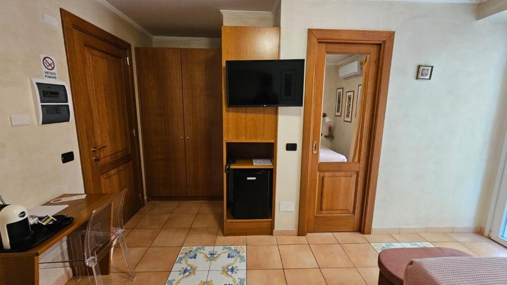 Vittoria Guest House Salerno - 7