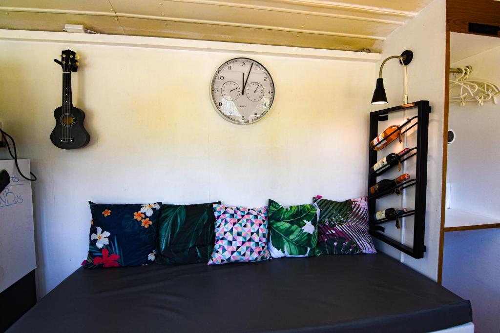 Postel nebo postele na pokoji v ubytování Baan Bus 81/11 Krabi