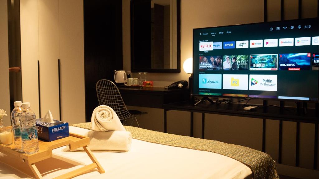 TV a/nebo společenská místnost v ubytování Axon Residence KLCC - HW HOME