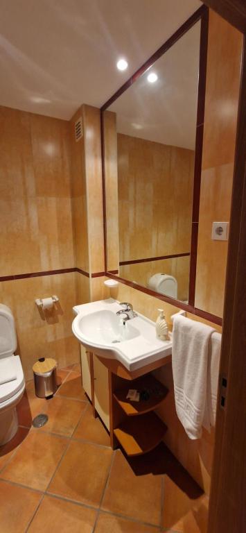 Dona Ana Guesthouse - 17