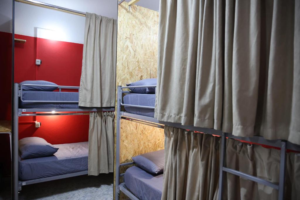 Cama o camas de una habitación en Shkodra Hostel & Day Tours