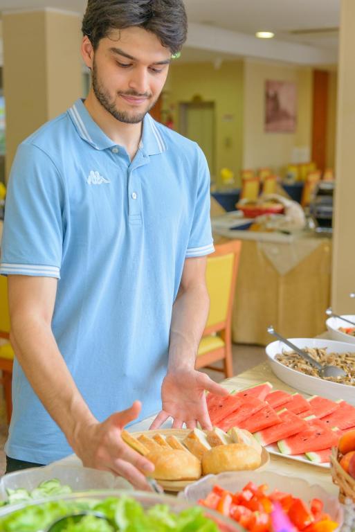 Jídlo v hotelu nebo okolí