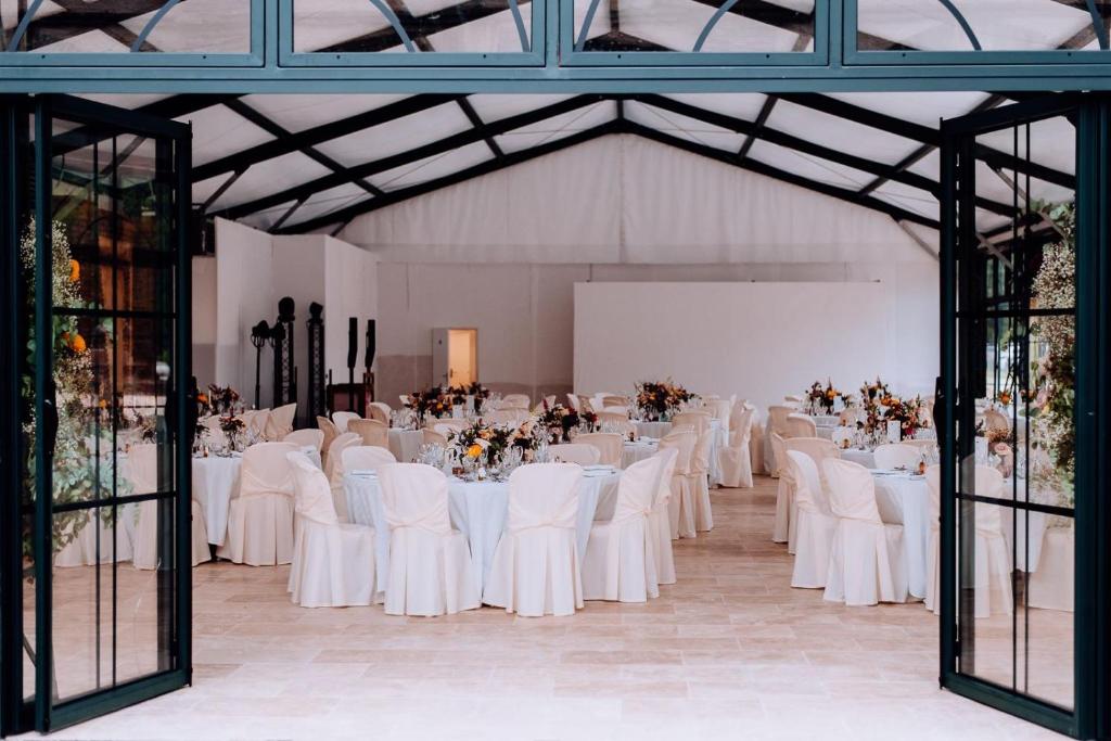 Restaurace v ubytování Château de Roques
