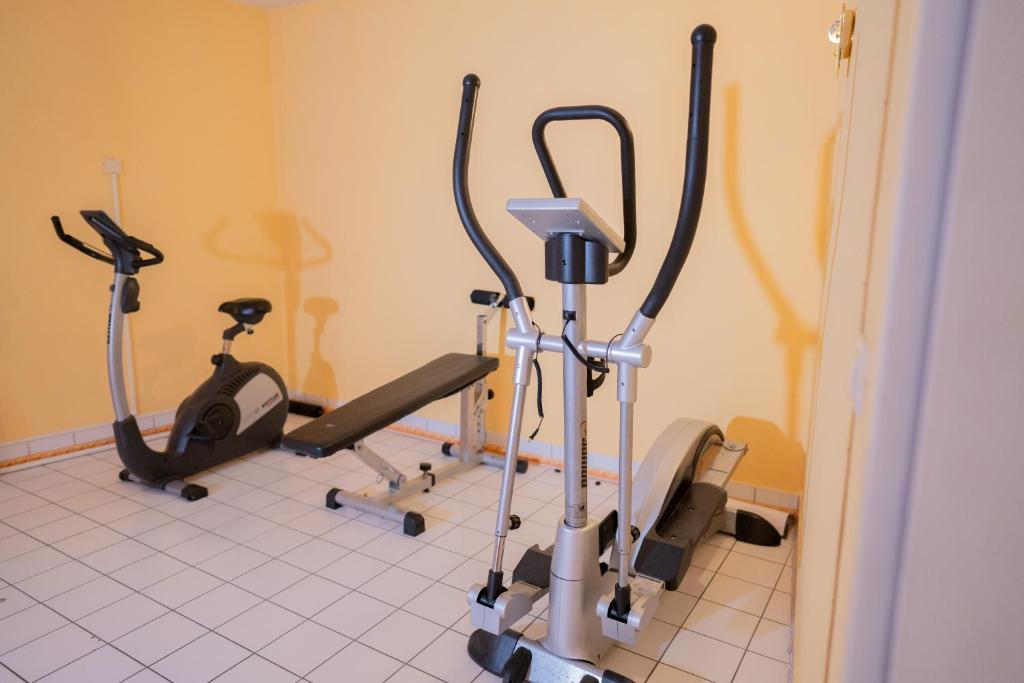 Fitness centrum a/nebo fitness zařízení v ubytování Trip Inn Hotel Dasing-Augsburg