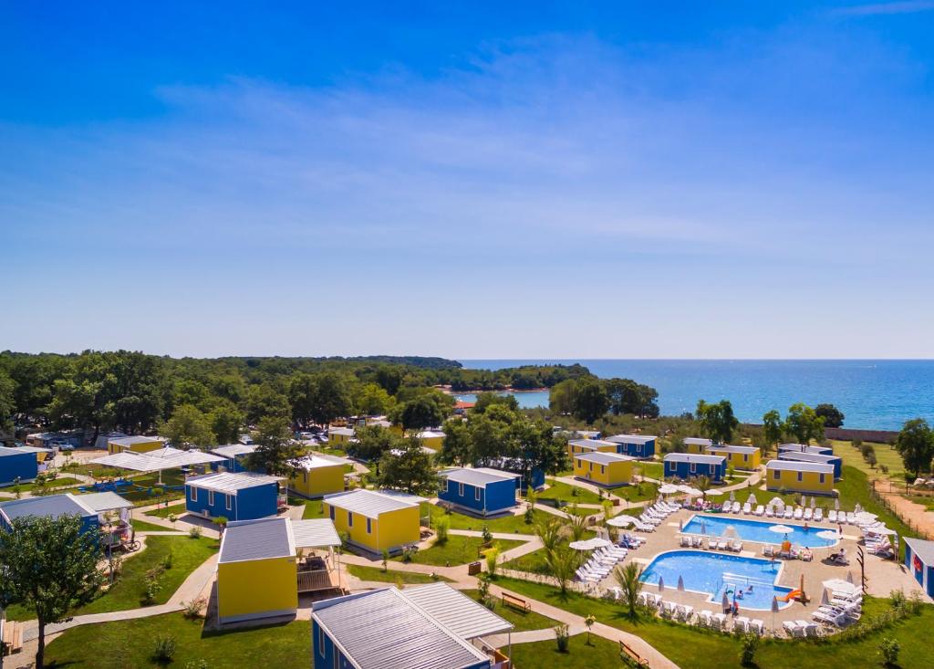 Basen w obiekcie Aminess Planet Camping Holiday Homes Maravea lub w pobliżu